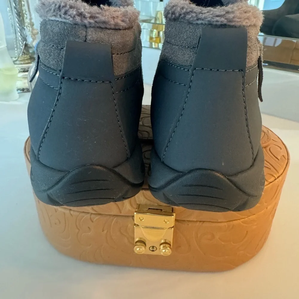 Easy Spirit Gray Suede Ankle Boots US 7
